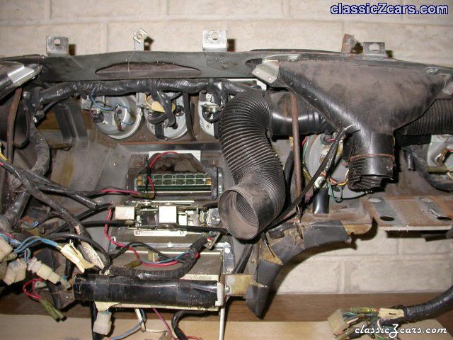 HLS30-00215 240Z Dash