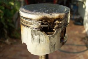 Melted RB20DET piston