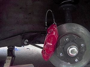 new 85 toyota 4 piston calipers on my 70 Z