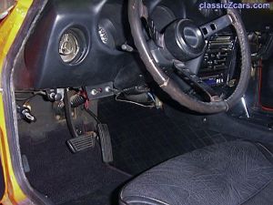 1973 240Z interior