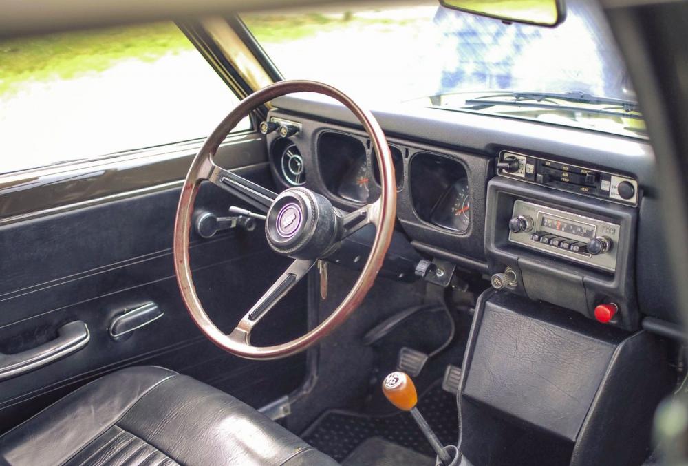 This 1971 Datsun 1600 SSS Begs to Be Driven On a Dirt Road | Datsun, Datsun  1600, Car interior