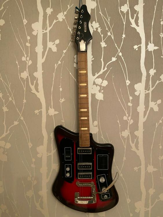 Image 11 - FORMANTA-USSR-SOVIET-ELECTRIC-GUITAR-VINTAGE-AND-RARE