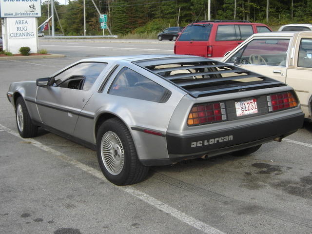 1981_delorean_dmc-12-pic-57671-640x480.j