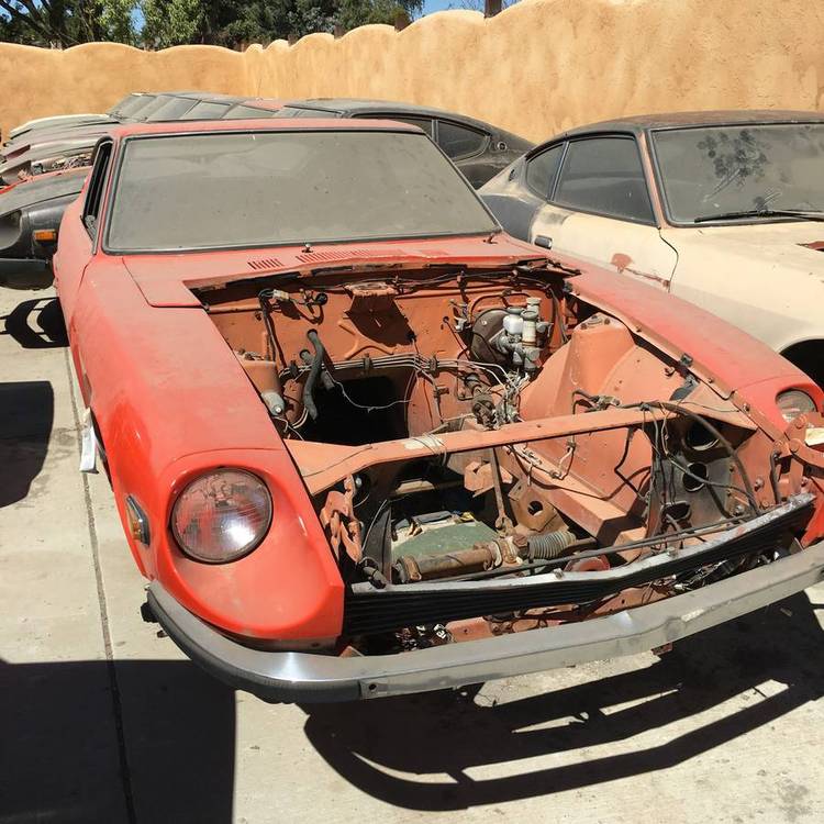 1972  240Z Shell in Modesto, CA (1 of 2).jpg