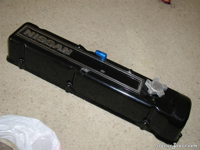 NISSAN valve cover