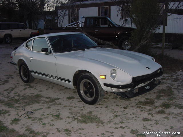 Nitrous 240z with side stripe and libre rims