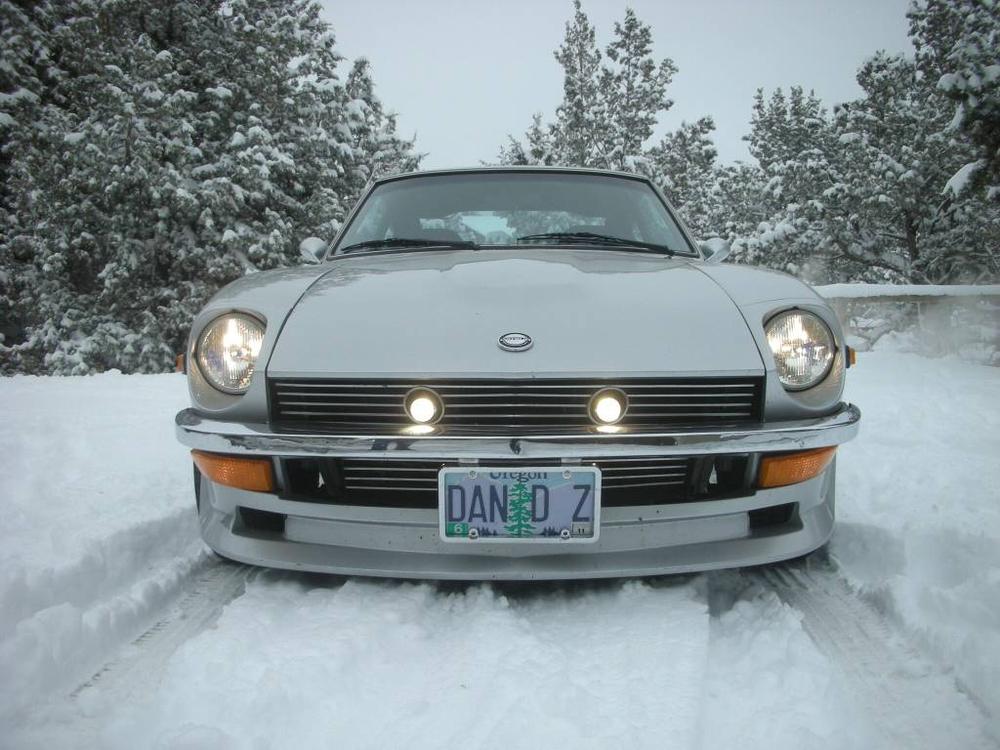 240z%20pictures%20in%20the%20snow%2C%202011%20006_preview%20(1).jpeg