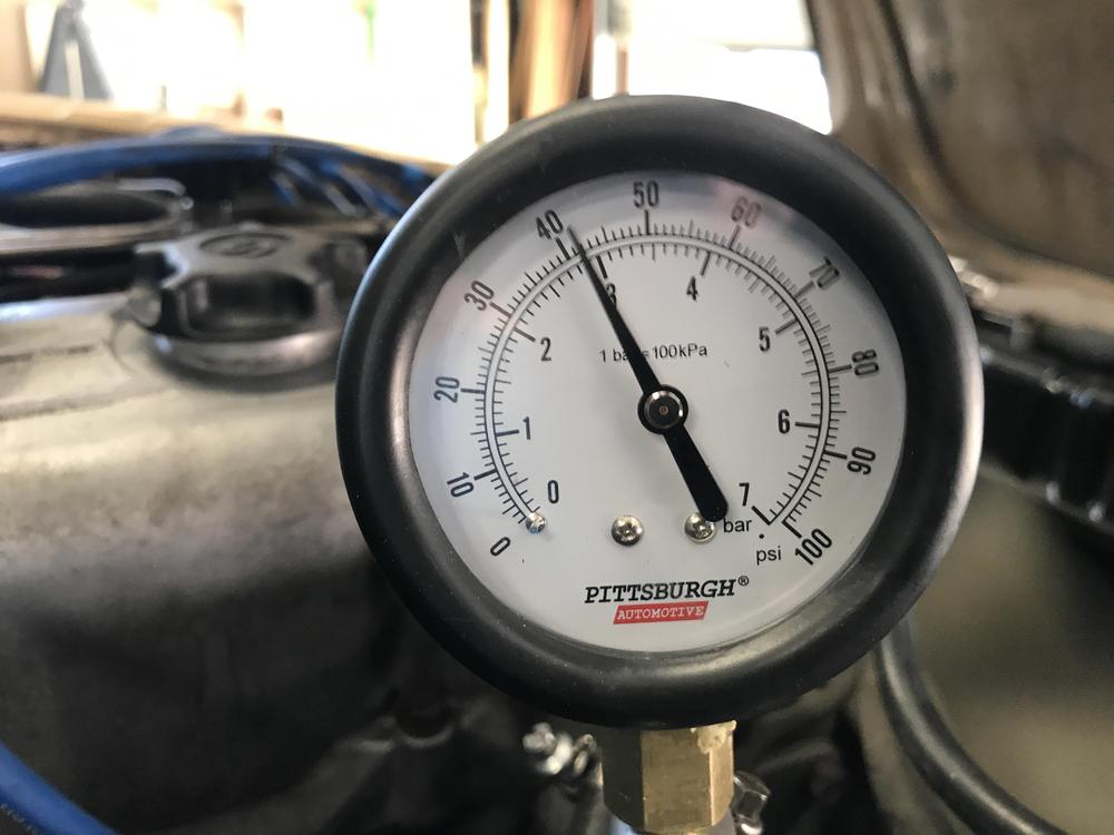 Fuel Pressure with return line disconnected Engine Running.JPG