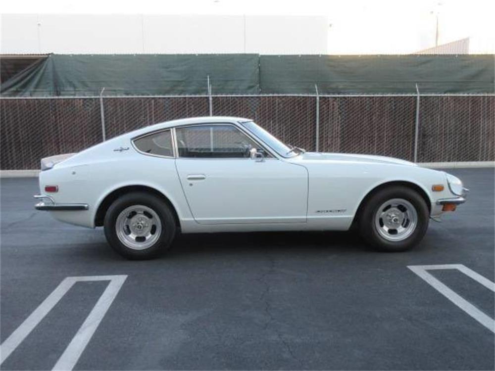 15664046-1971-datsun-240z-std.jpg