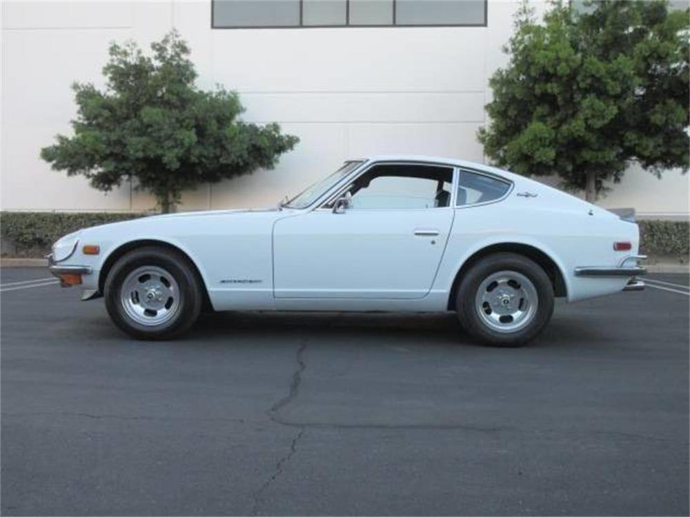 15664048-1971-datsun-240z-std.jpg