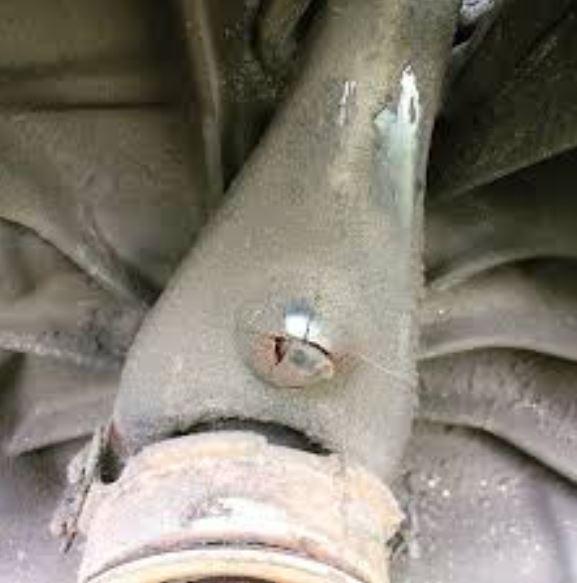 Damaged clutch fork.JPG