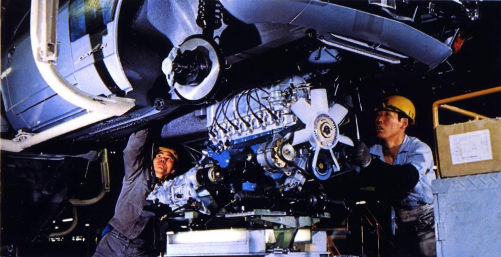 240z assembly Line 2.jpg