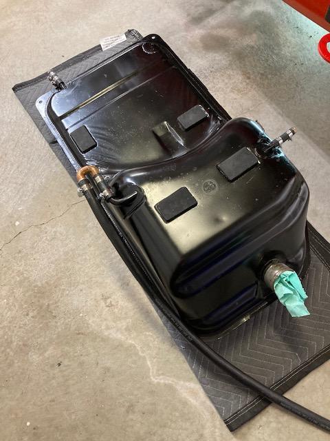 240Z gas tank.jpg