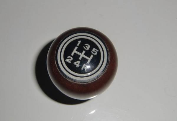 shiftknob 240z 5 speed.jpg