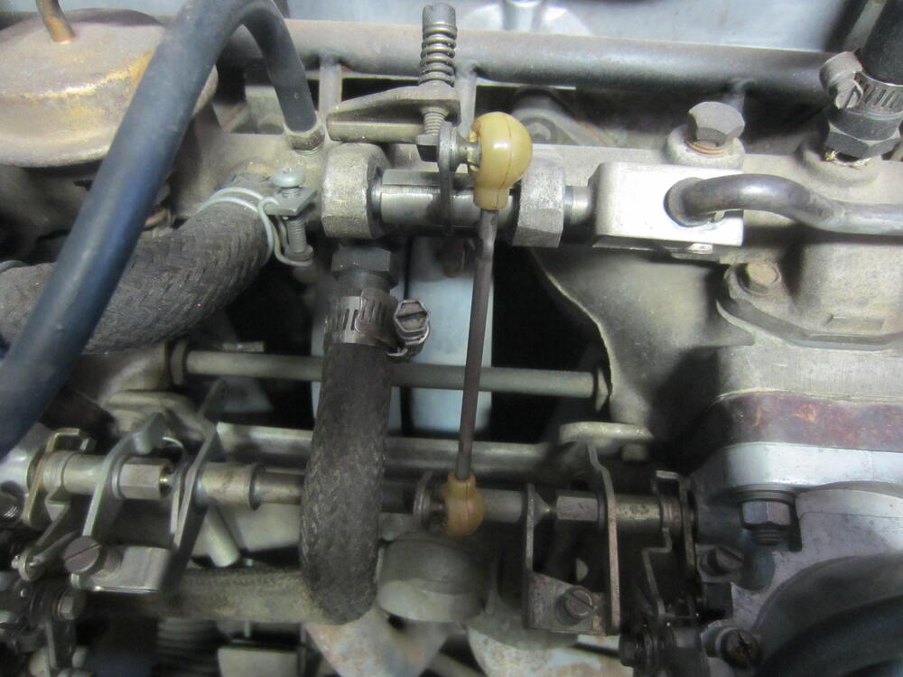 240z throttle linkage.JPG