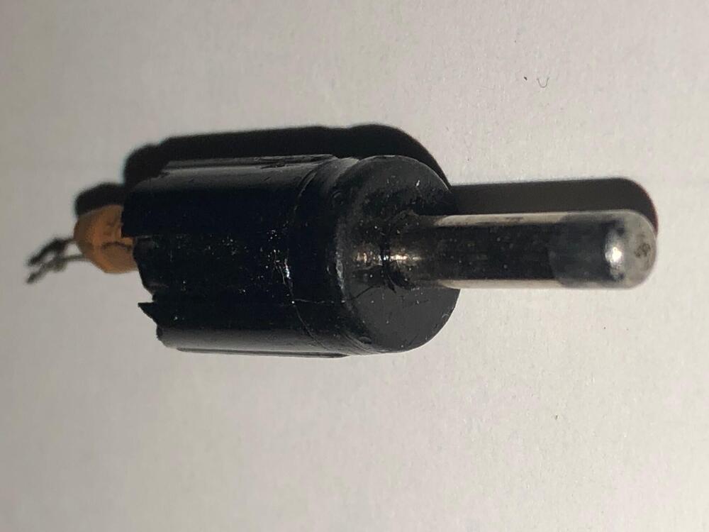 Antenna cable plug 2.jpg